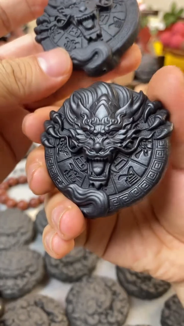 泥塑内府龙涎合香牌-玄龙护主