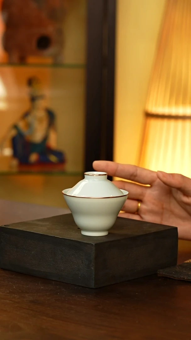 包铜素胎小葫芦盖碗..