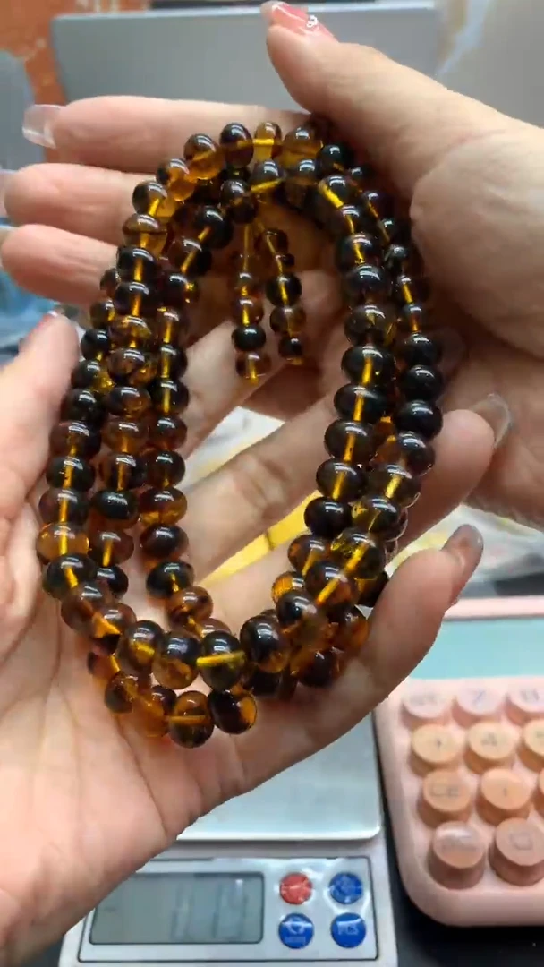 未镶嵌琥珀珠宝奇石227