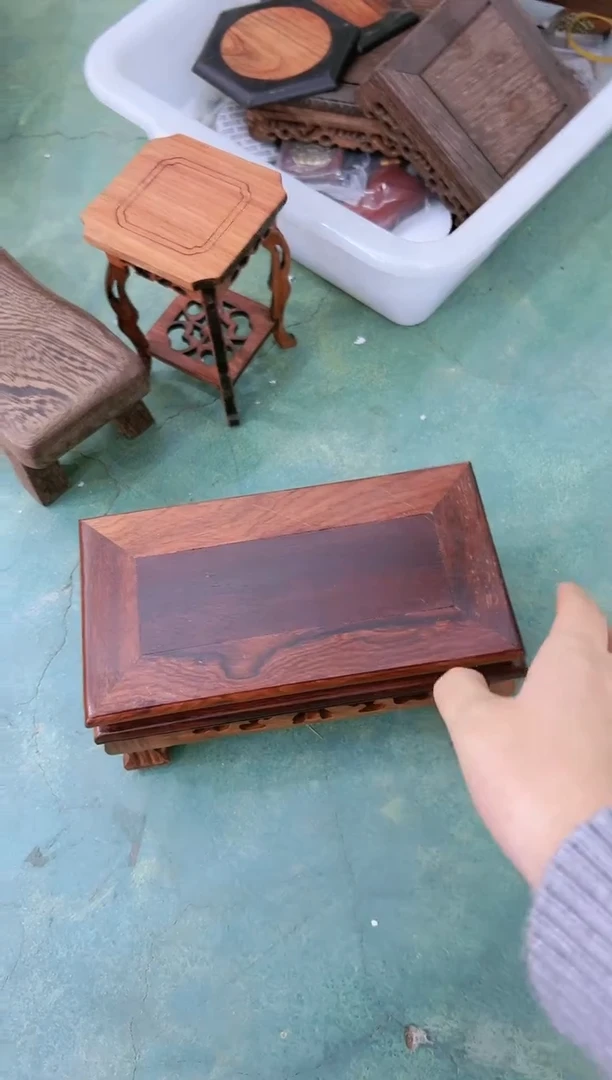 【闪购商品】非洲紫檀（红花梨）瑕疵虎脚长方底座一个