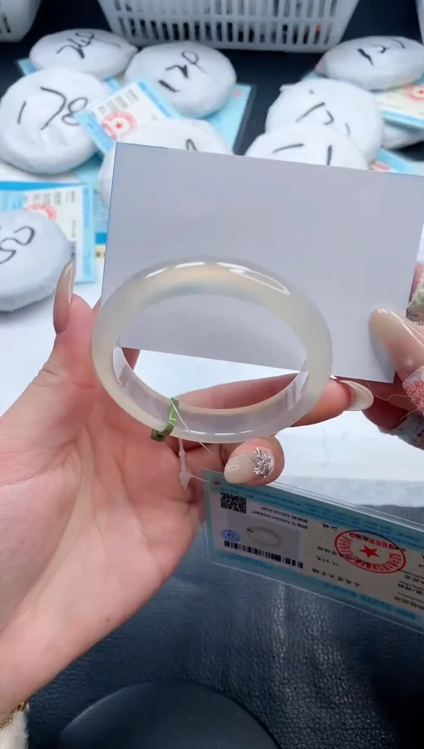 【闪购商品】石英质玉手镯未镶嵌3-V264-55