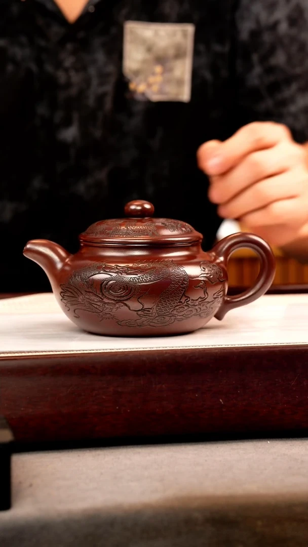 茶壶紫砂石红 仿古 刻龙