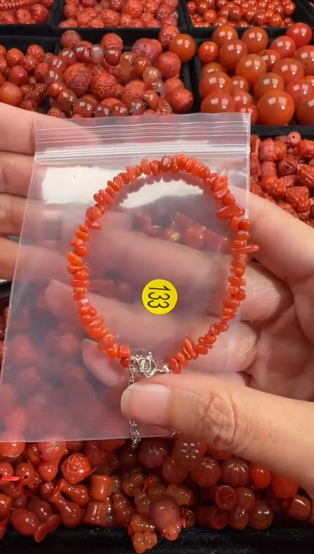 南红玛瑙未镶嵌颈饰1