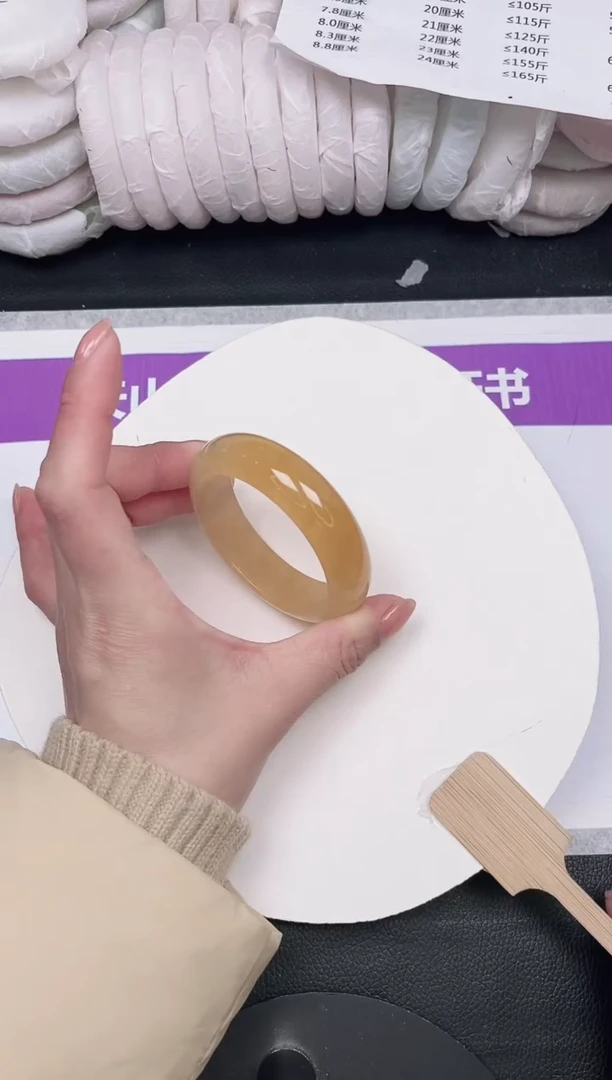 未镶嵌手镯石英质玉30-54