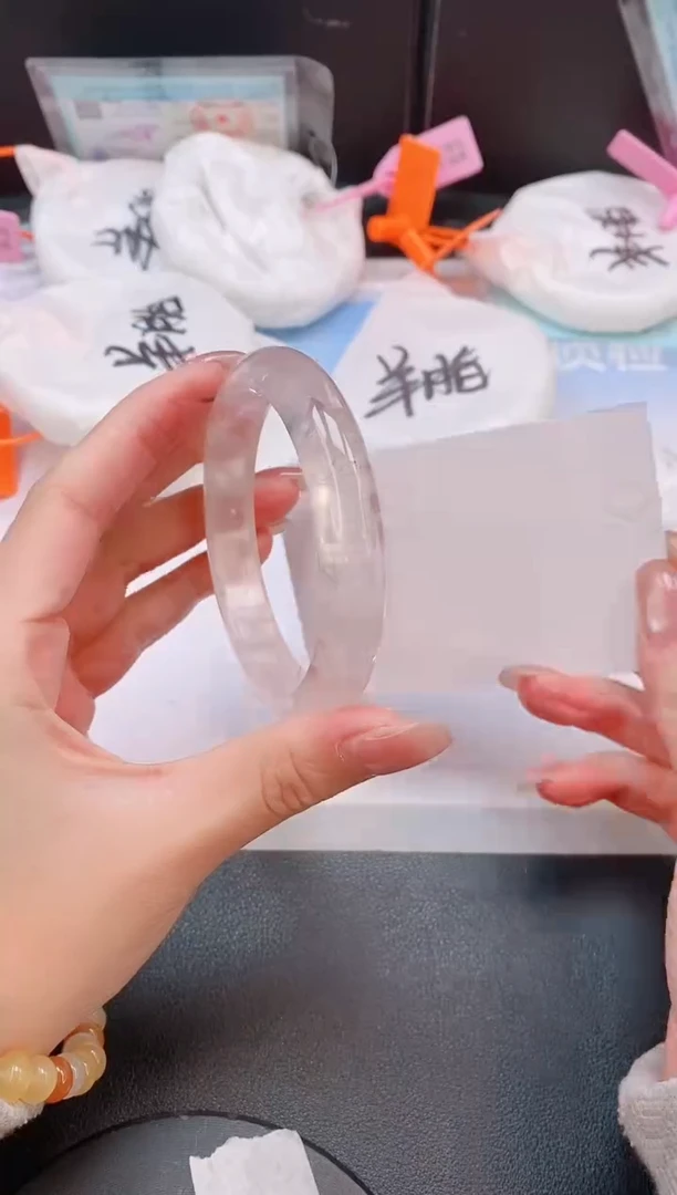 未镶嵌手镯石英质玉26L48-56