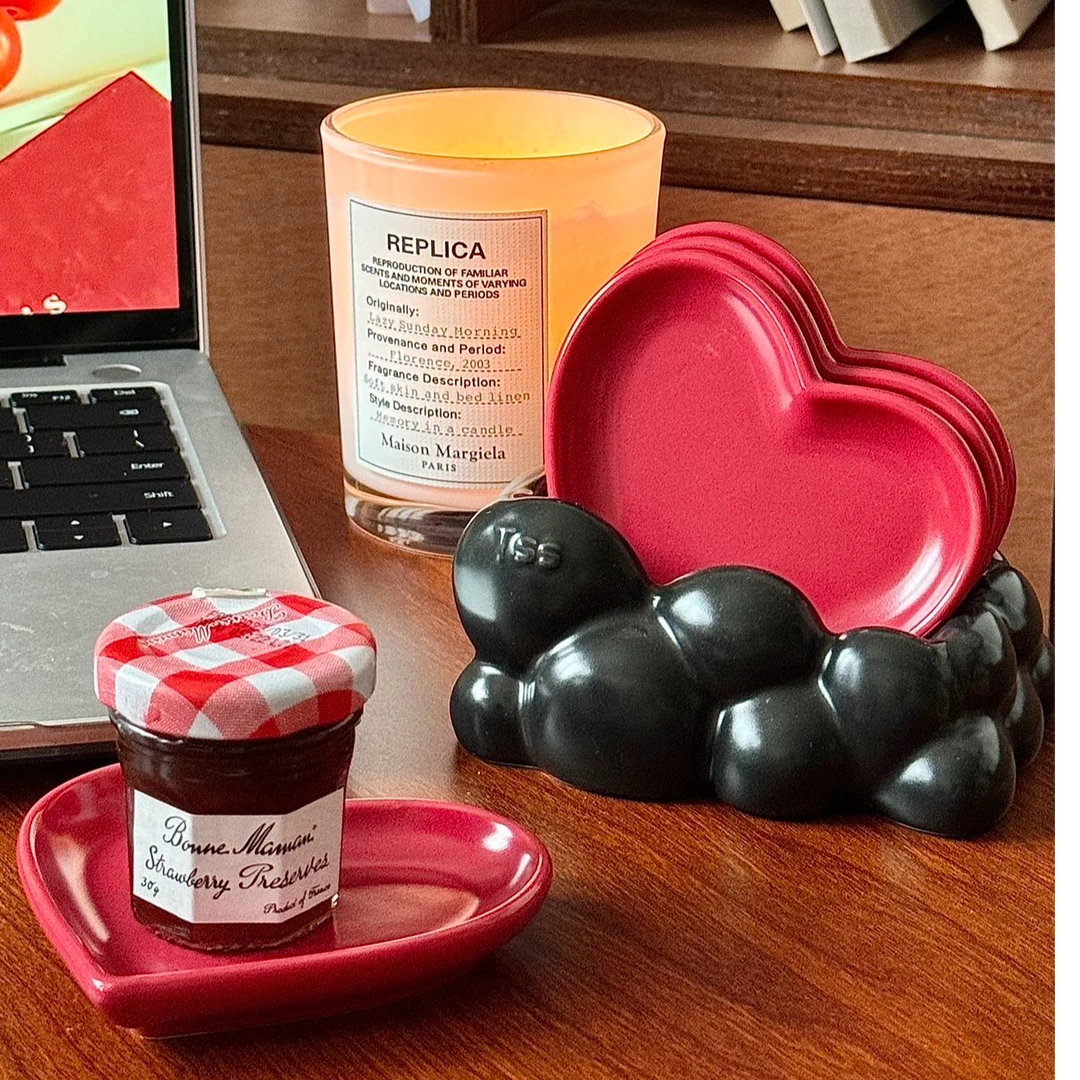 高级感轻奢精致可爱餐桌垃圾骨头盘高颜值爱心家用厨房陶瓷吐骨碟