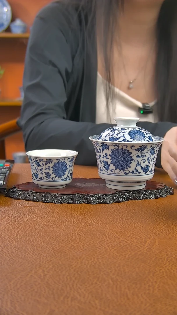景德镇手工青花缠枝莲盖碗加杯子