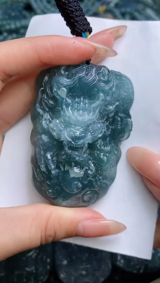 【闪购商品】翡翠颈饰未镶嵌          