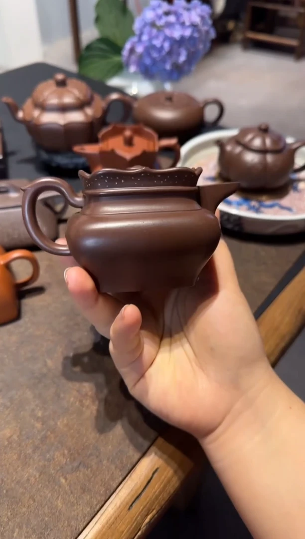 茶壶紫砂四方僧帽 盖铺砂