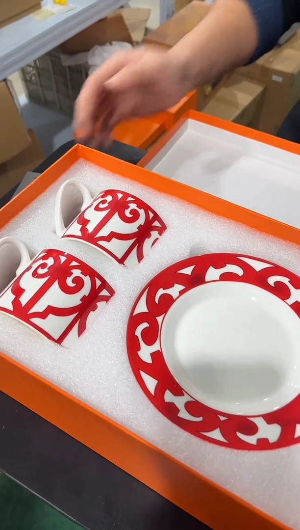 杯子骨瓷（原盒）咖啡杯碟套（两杯两碟）