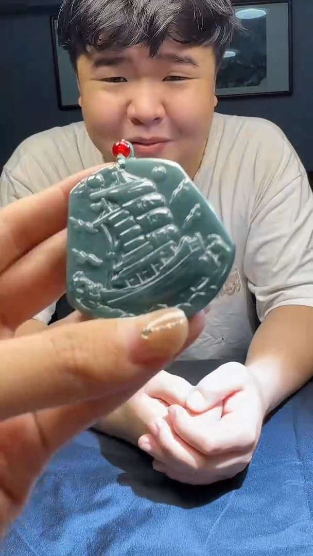 翡翠未镶嵌颈饰4855/17牌子