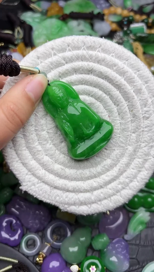 颈饰未镶嵌翡翠缅甸翡翠吊坠