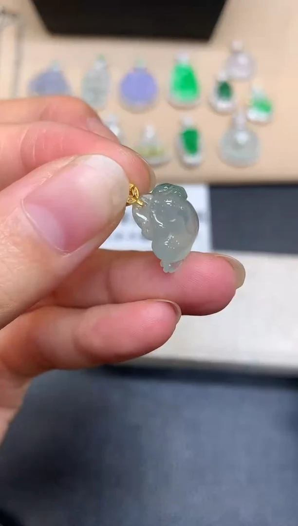 颈饰18K金镶嵌翡翠三脚金蟾【无服务费