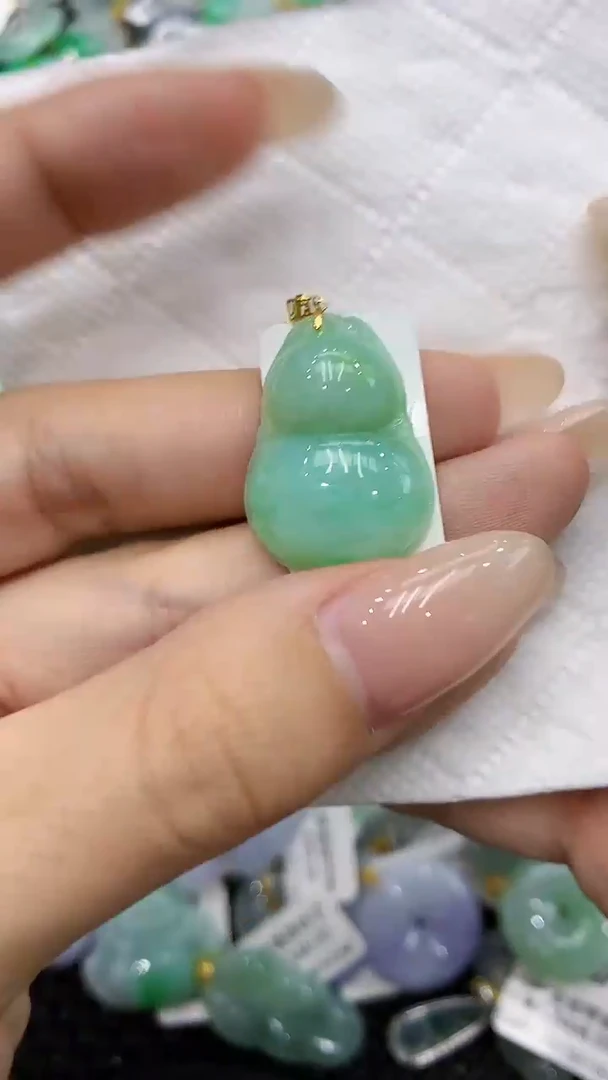 翡翠18K金镶嵌颈饰111111111111