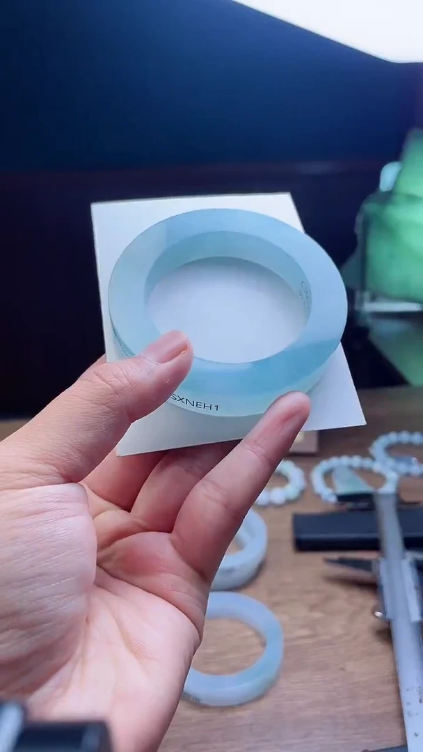 定制翡翠手镯未镶嵌淡**之定制