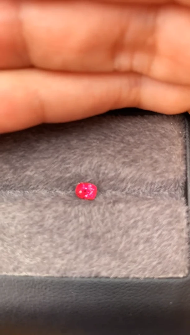 未镶嵌裸石定制尖晶石枕型 绝地 0.48ct