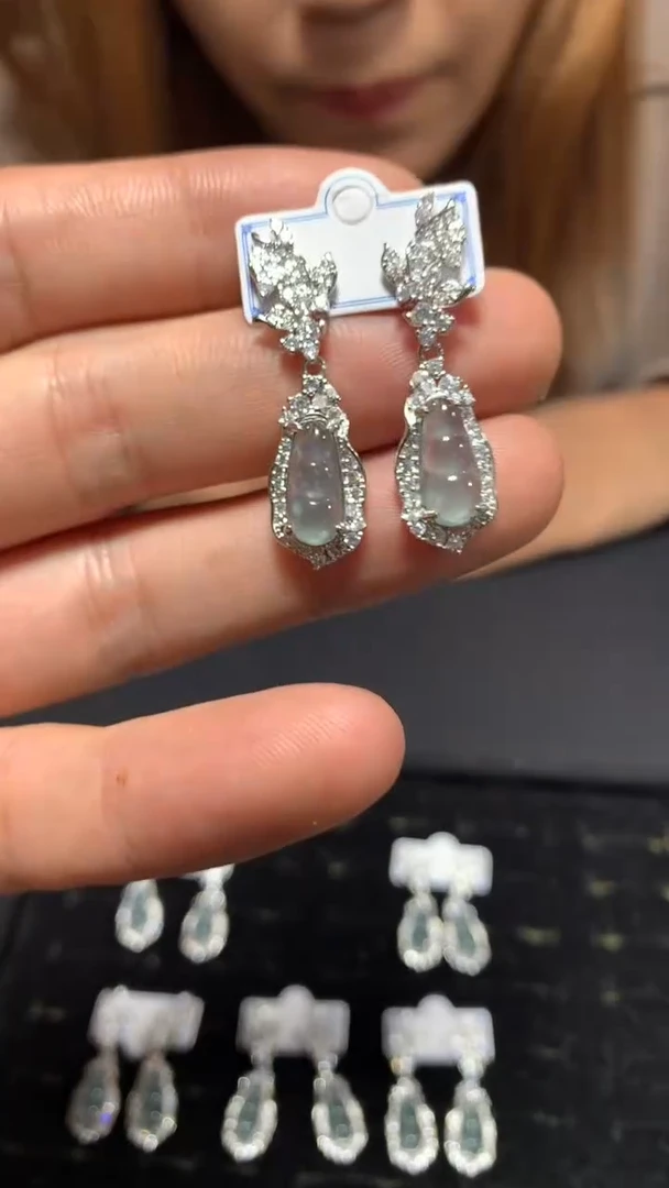 未镶嵌翡翠耳饰《多样性发一》