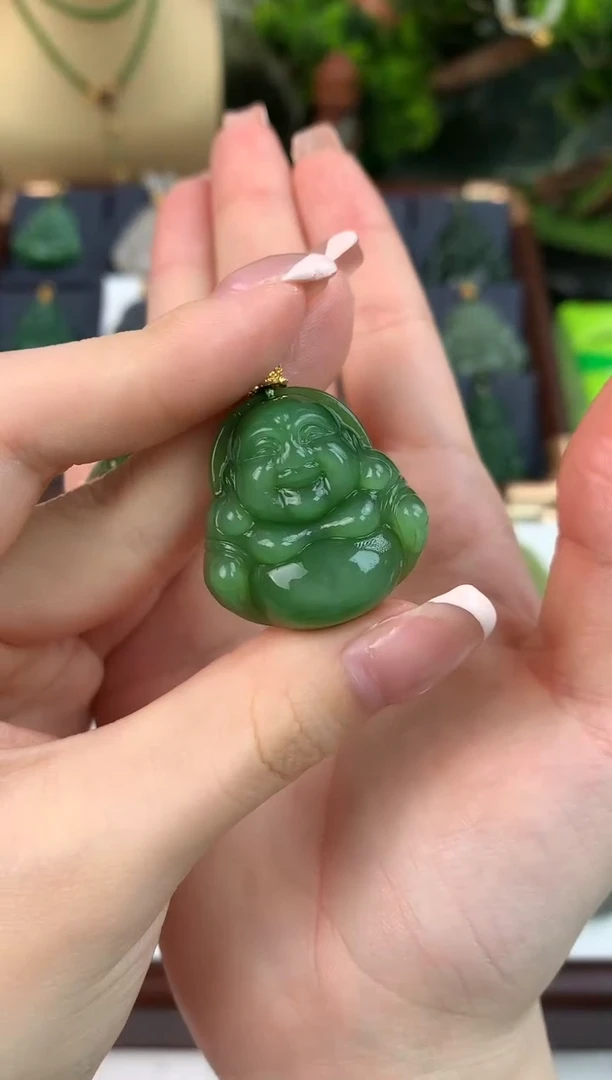 颈饰未镶嵌和田玉吊坠