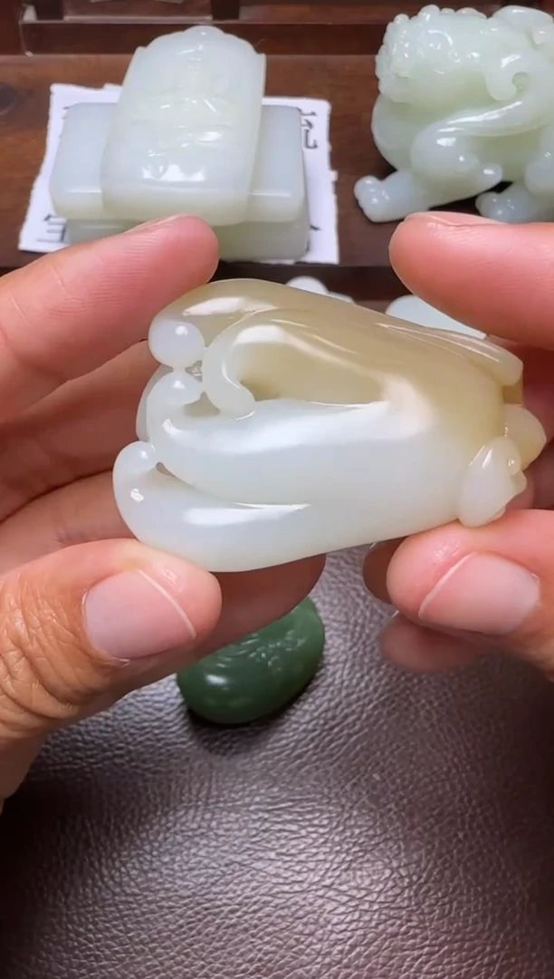 未镶嵌和田玉挂件和田玉挂件