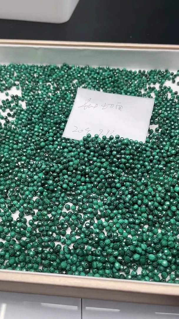 【闪购商品】孔雀石散珠未镶嵌C756孔雀石切面4mm20个9.9元