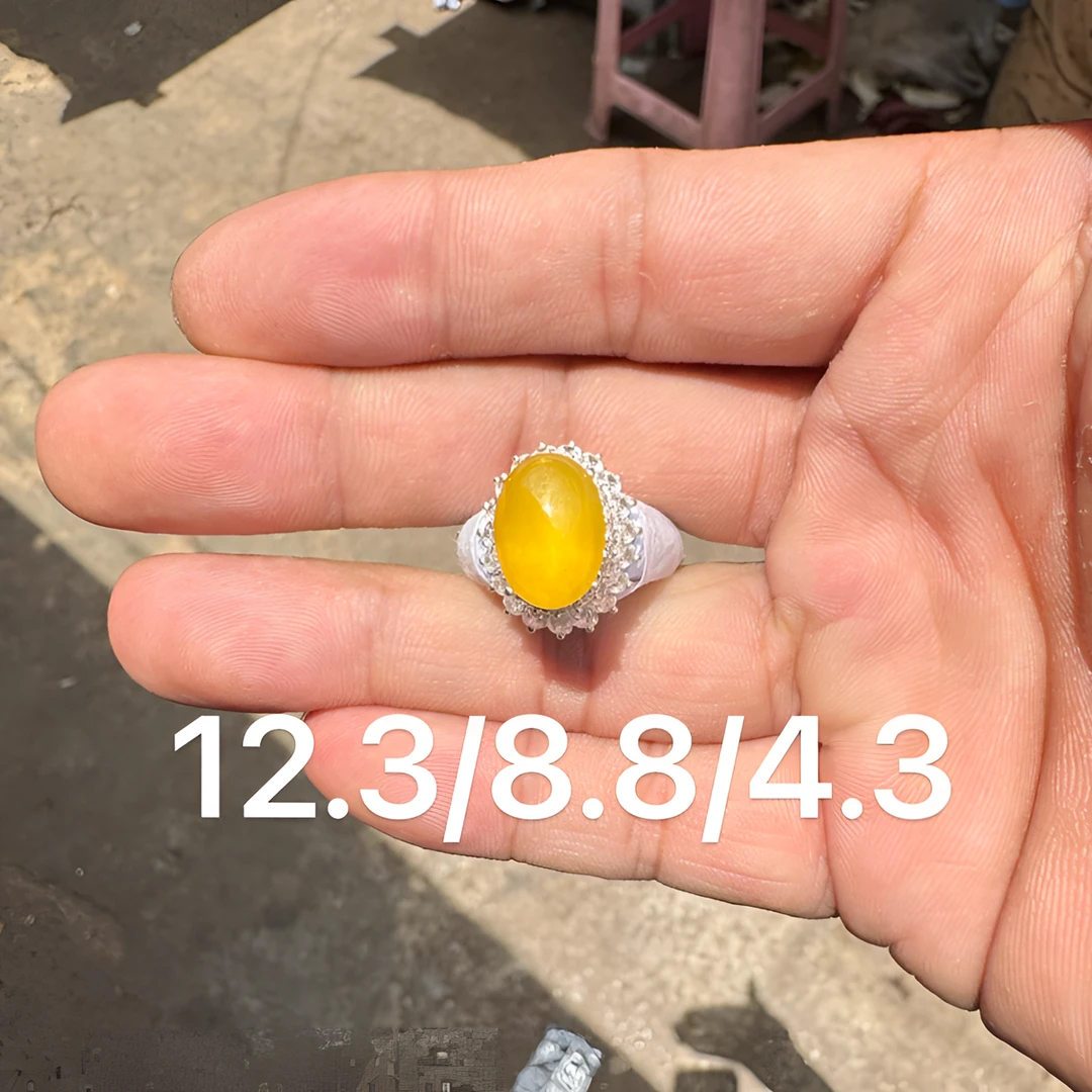 0708(小哪吒在源头)冰玻种翡翠金翡戒面干净肉细杠味荧光足M120