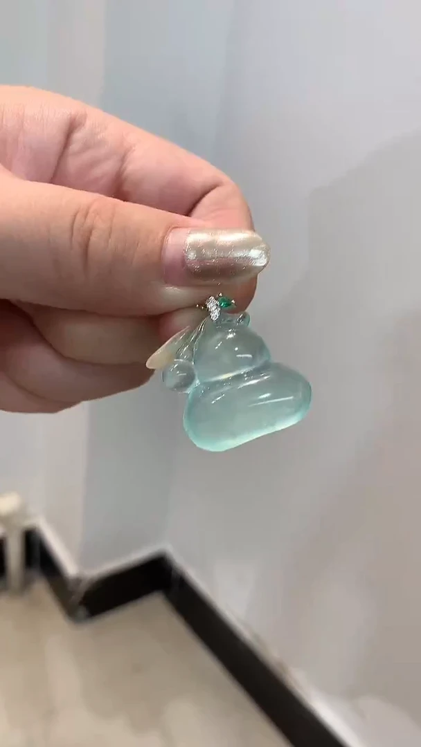未镶嵌蛇纹石玉颈饰葫芦