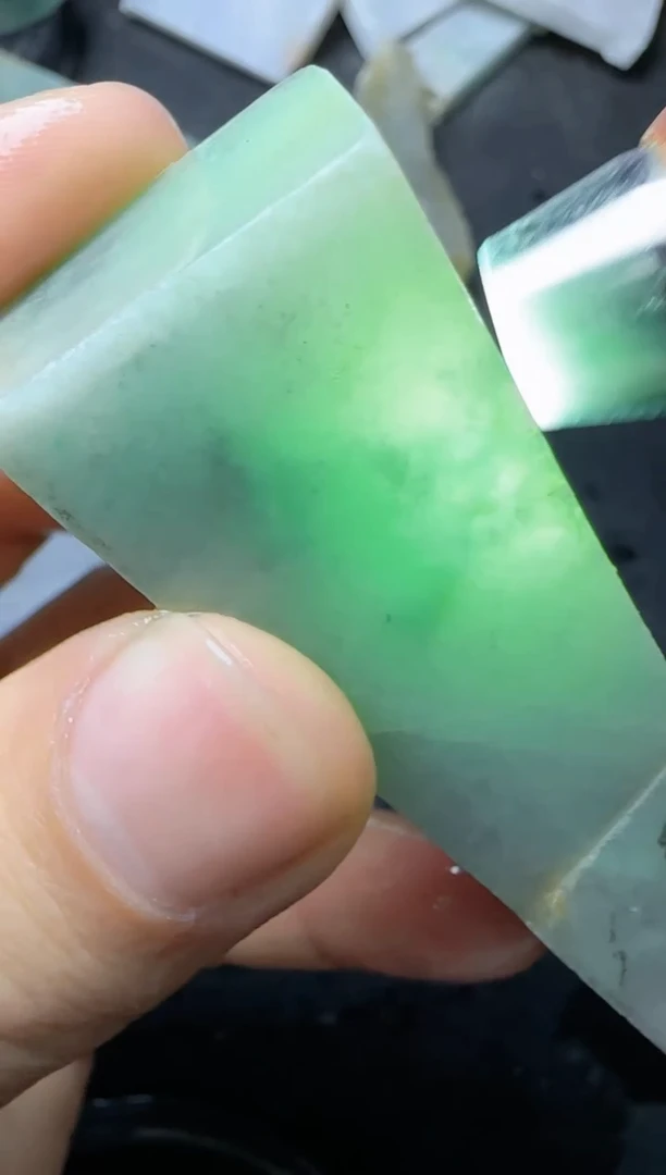 【闪购商品】翡翠挂件未镶嵌068翡翠