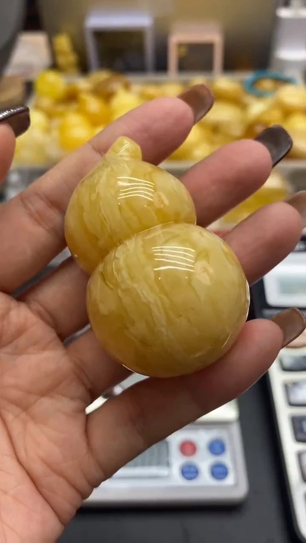 琥珀未镶嵌珠宝奇石335