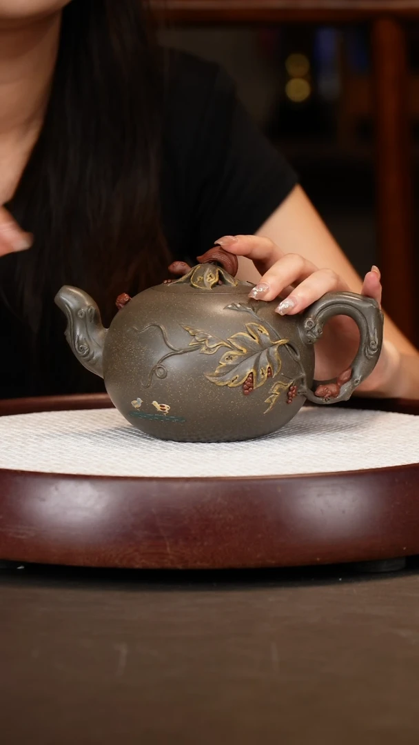 紫砂紫砂【桑黎兵】古绿泥松鼠葡萄文房四宝600c