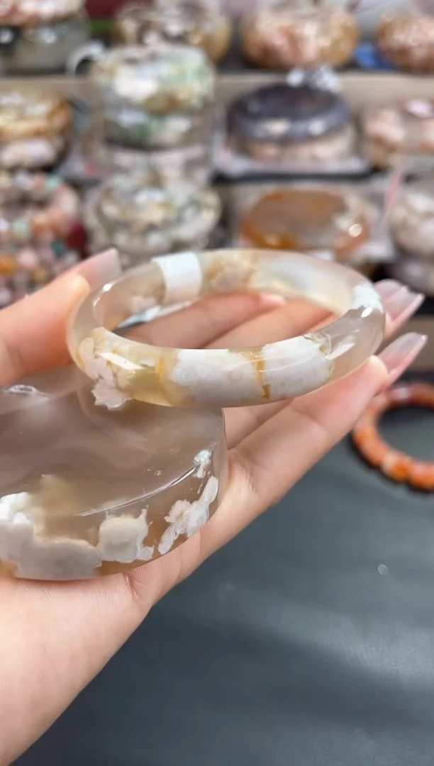 未镶嵌手镯石英质玉58