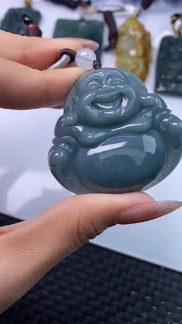 颈饰未镶嵌翡翠