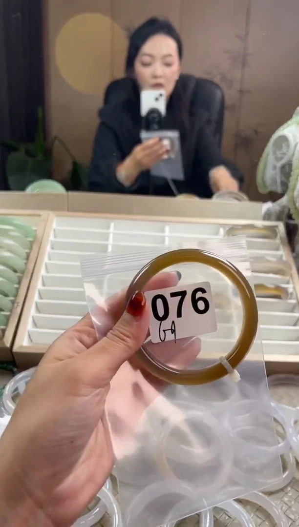 手镯玛瑙/玉髓未镶嵌076