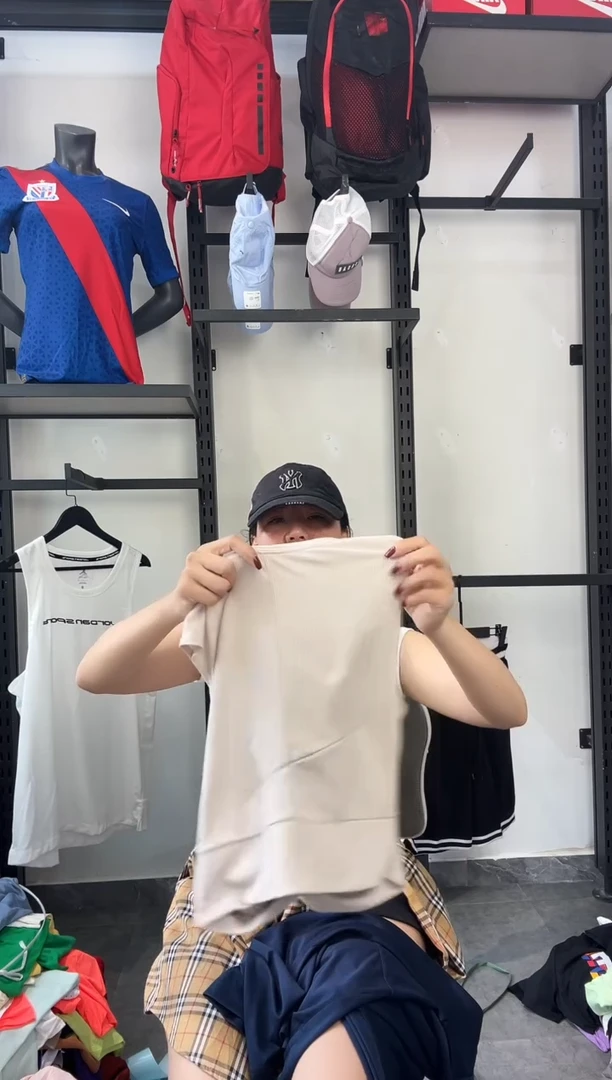 586编码 耐克卫衣服饰过款为准 尺码L