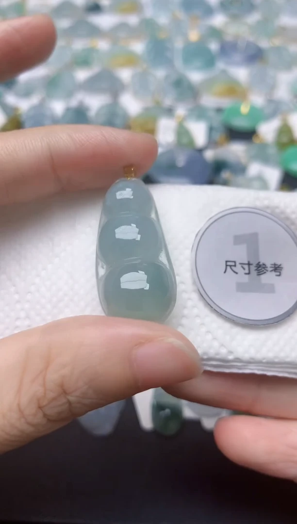 翡翠18K金镶嵌颈饰天然缅甸A货翡翠