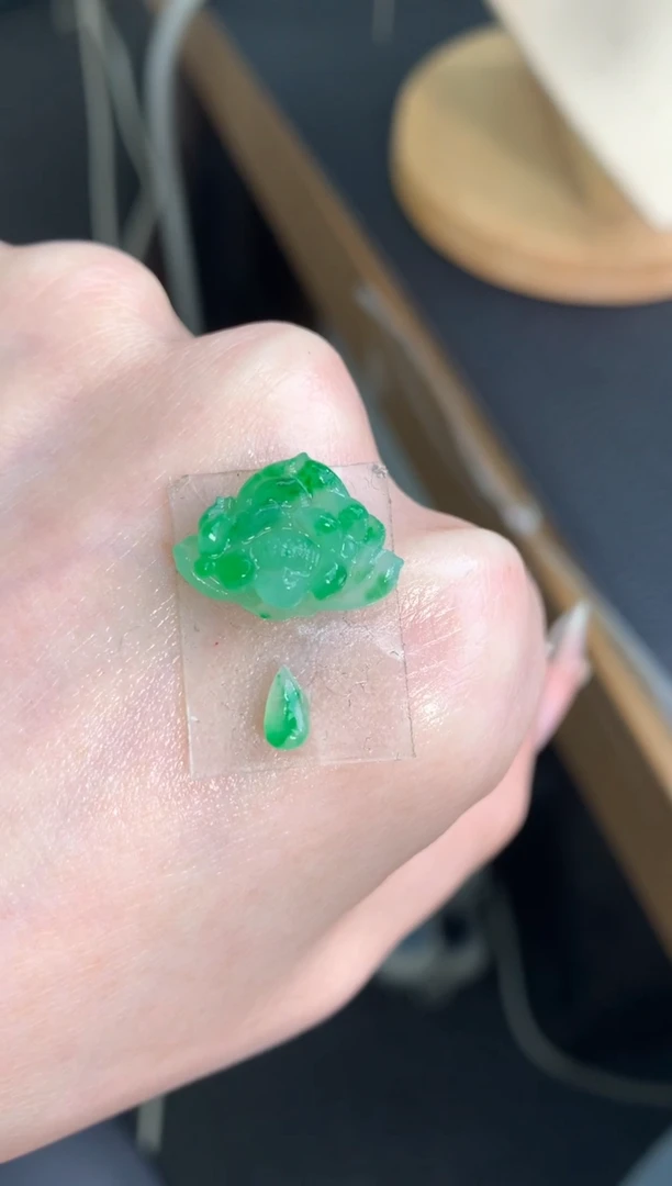 未镶嵌定制翡翠莲花