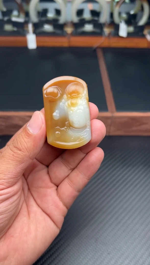 吊坠(赠链)未镶嵌和田玉若羌微色差