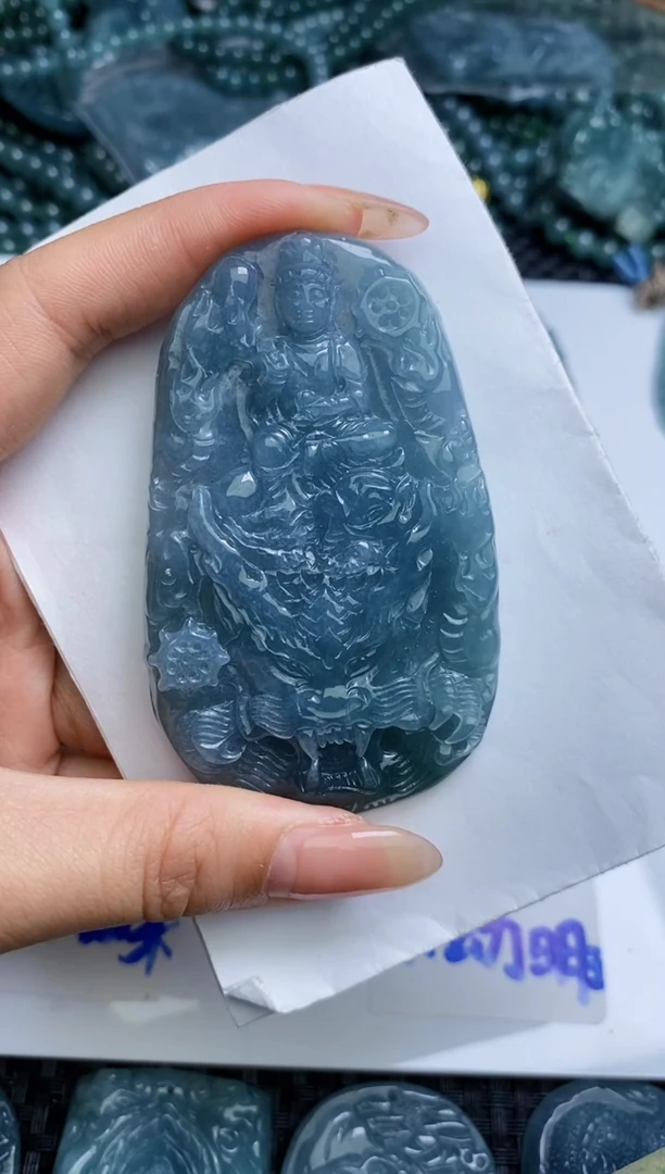 【闪购商品】翡翠颈饰未镶嵌         