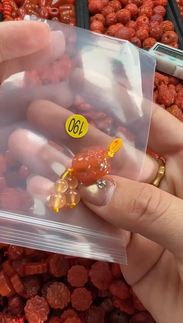 【闪购商品】南红玛瑙颈饰未镶嵌1
