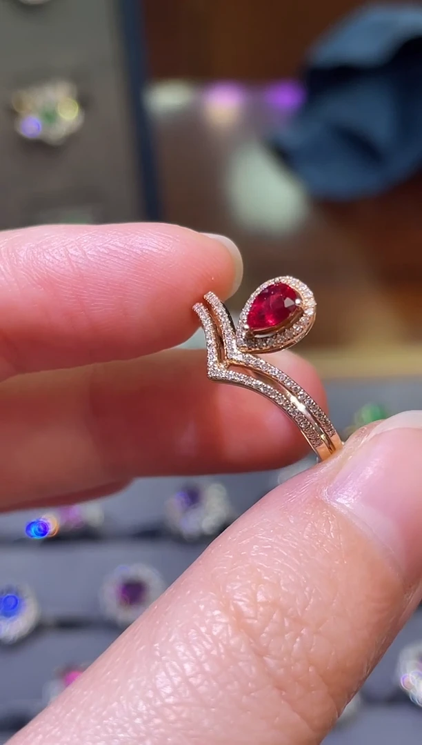 【闪购商品】红宝石戒指18K金镶嵌0.33ct