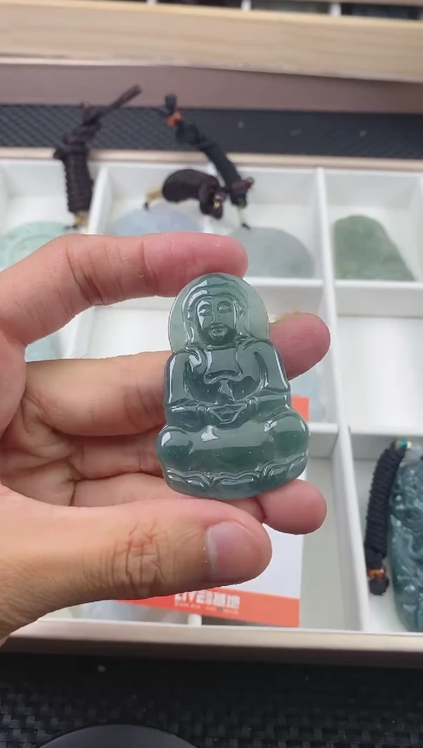 翡翠未镶嵌颈饰