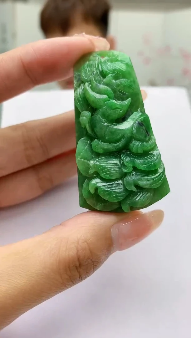 【闪购商品】定制翡翠未镶嵌4868MM-毛货挂件46