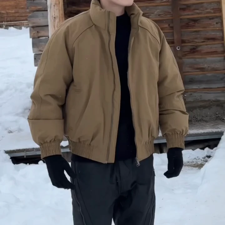 军绿色白鸭绒短款羽绒服外套男冬季高级感加厚保暖防寒服飞行夹克