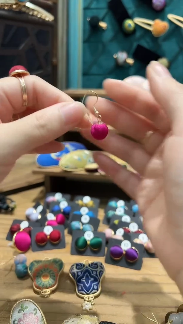 【闪购商品】【孤品车2.15】桃红色耳坠一对