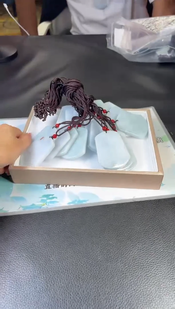 未镶嵌挂件翡翠多样性发一件R703151