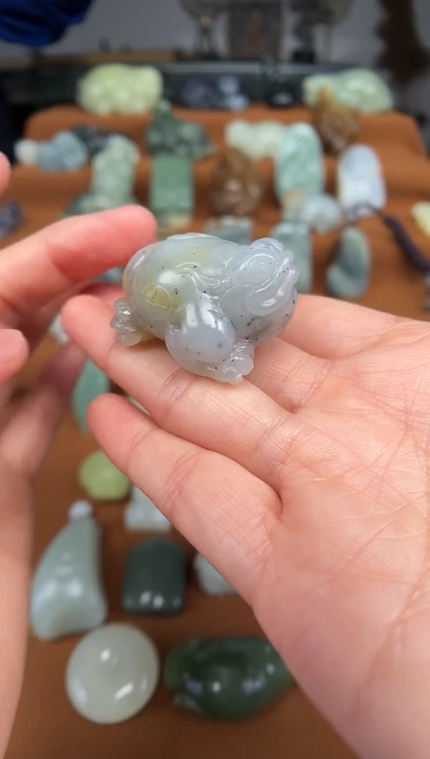 【闪购商品】和田玉颈饰未镶嵌金蝉