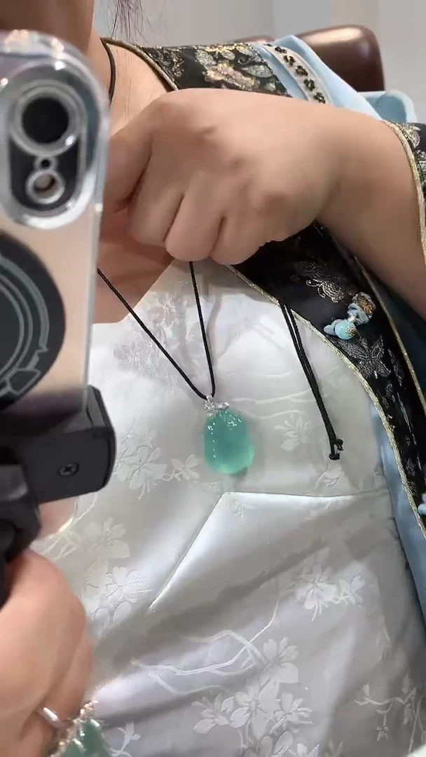 未镶嵌蛇纹石玉吊坠(不含链)福瓜