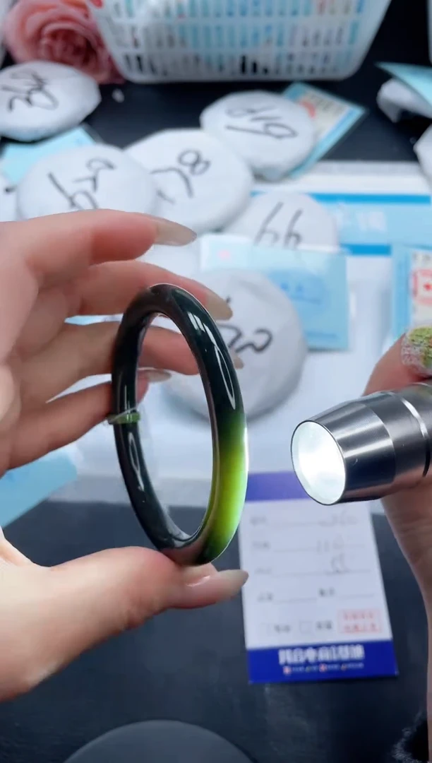 【闪购商品】和田玉手镯未镶嵌7V260-54