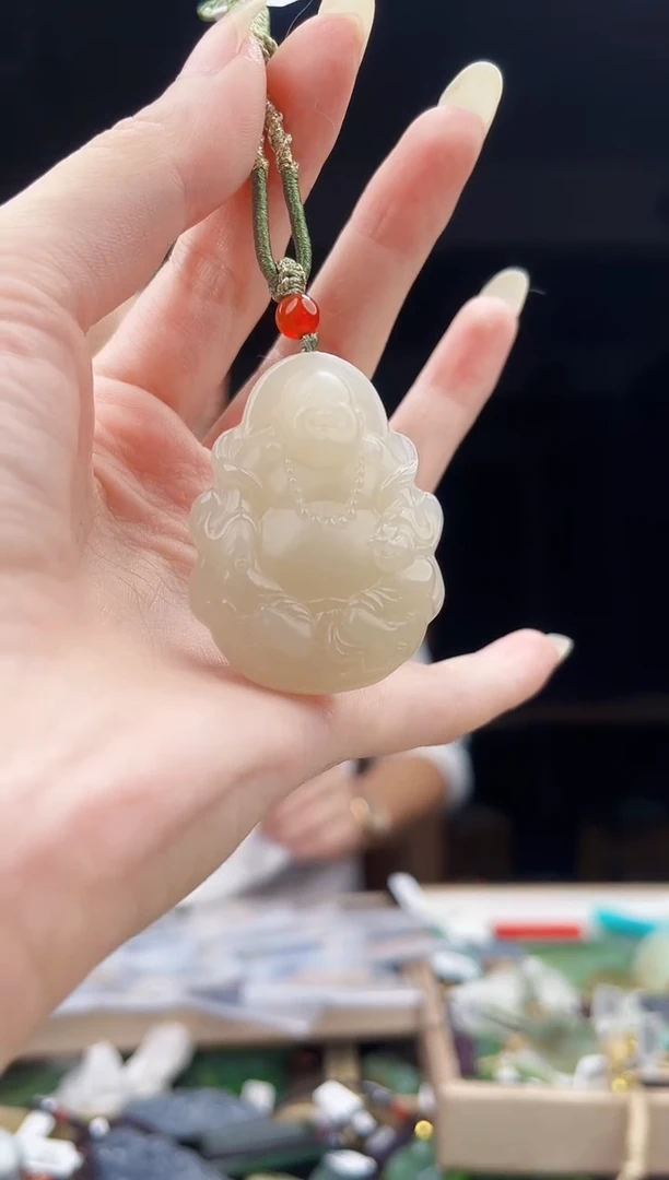 颈饰未镶嵌和田玉1