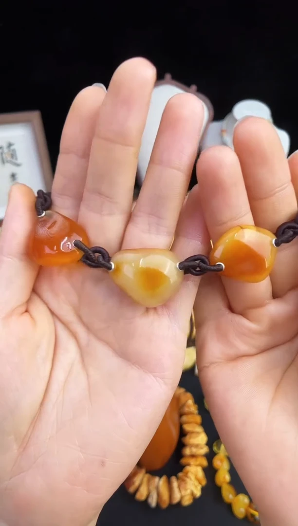 未镶嵌琥珀珠宝奇石柒月