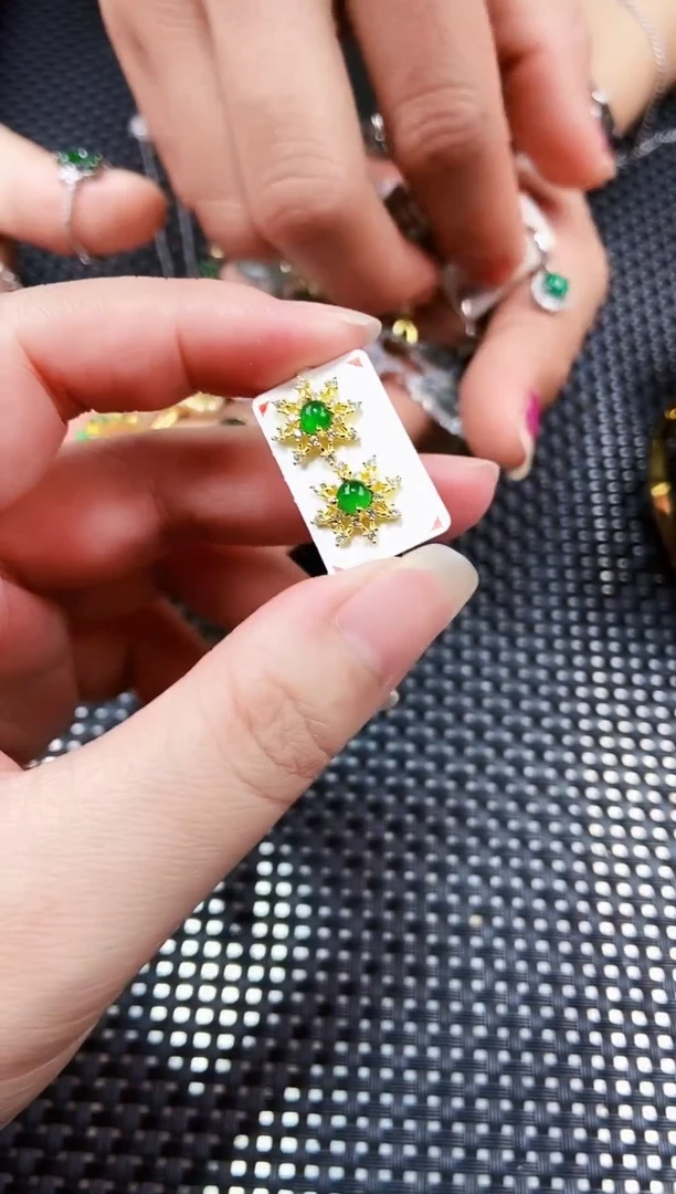【闪购商品】翡翠耳饰未镶嵌111111111